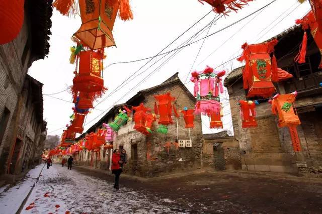 石鼓消防进小学开展演练 手把手教学生灭火_星空官网(图1) 星空官网